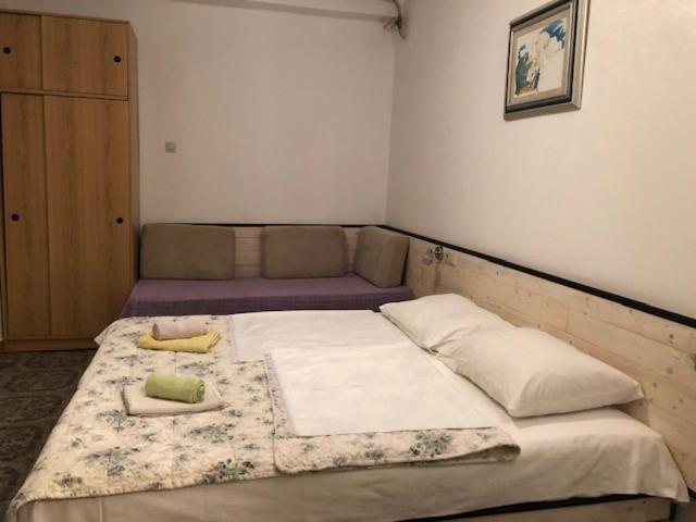 Apartmani Milokanovic Funtana Eksteriør bilde